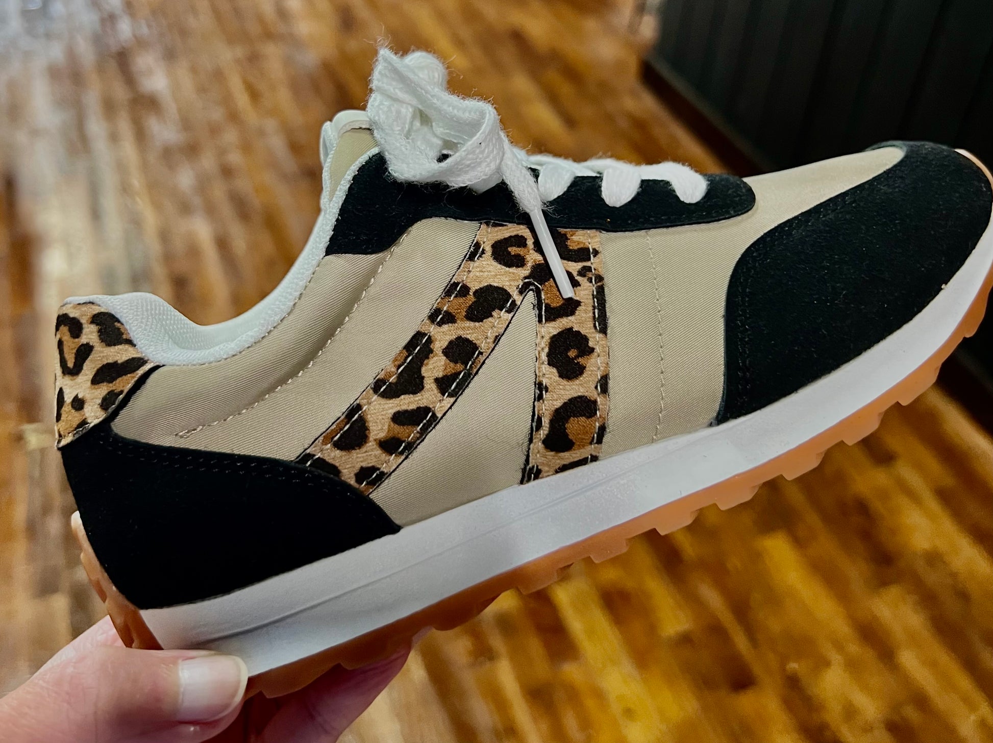 Joel Leopard Sneaker